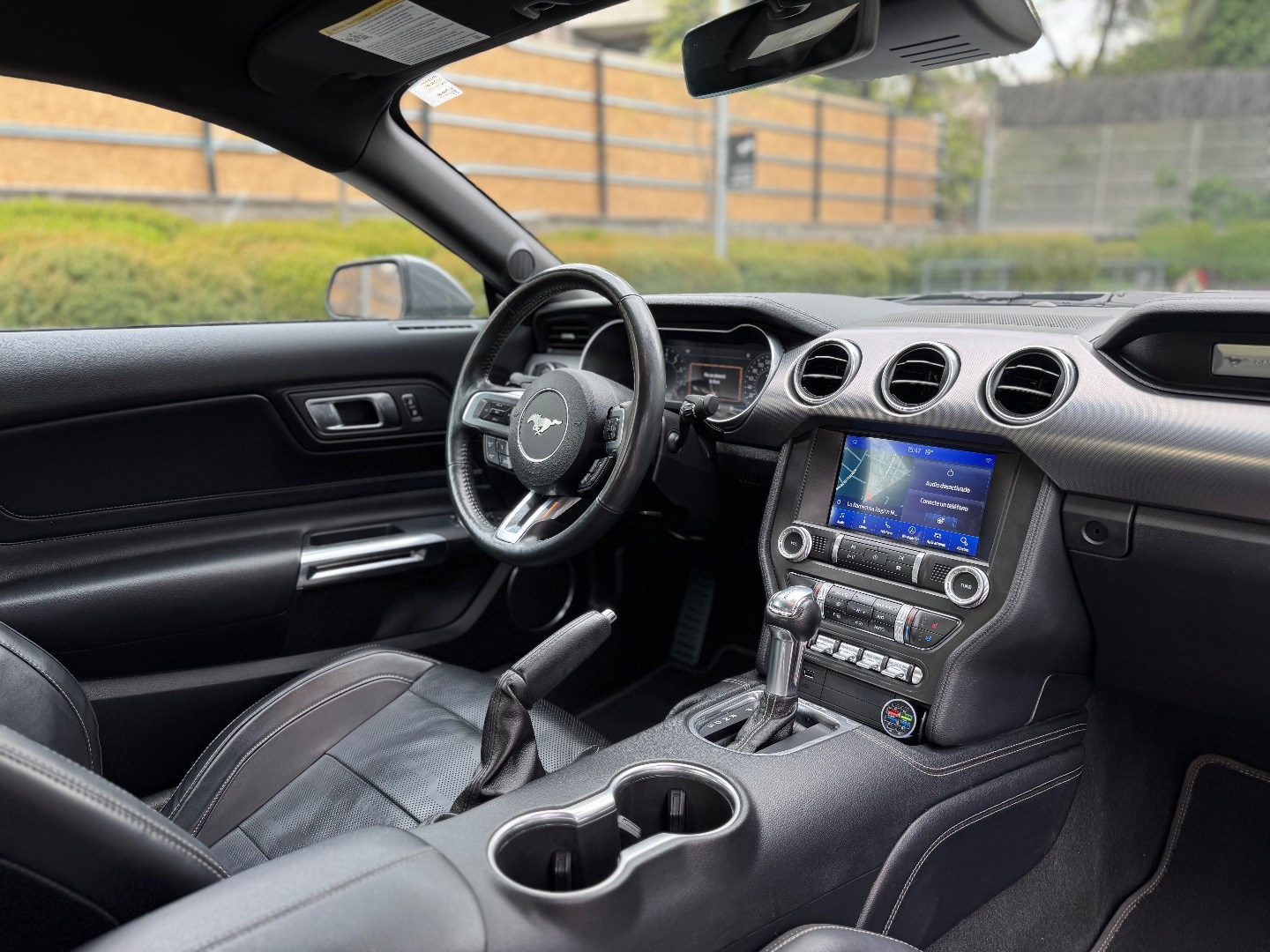 Ford Mustang — foto 16 de 19