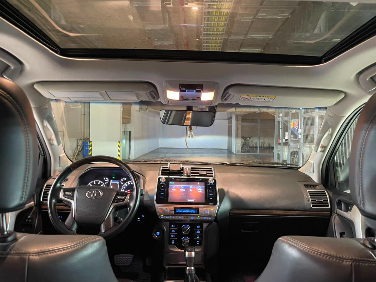 Toyota Land Cruiser Prado — foto 9 de 24