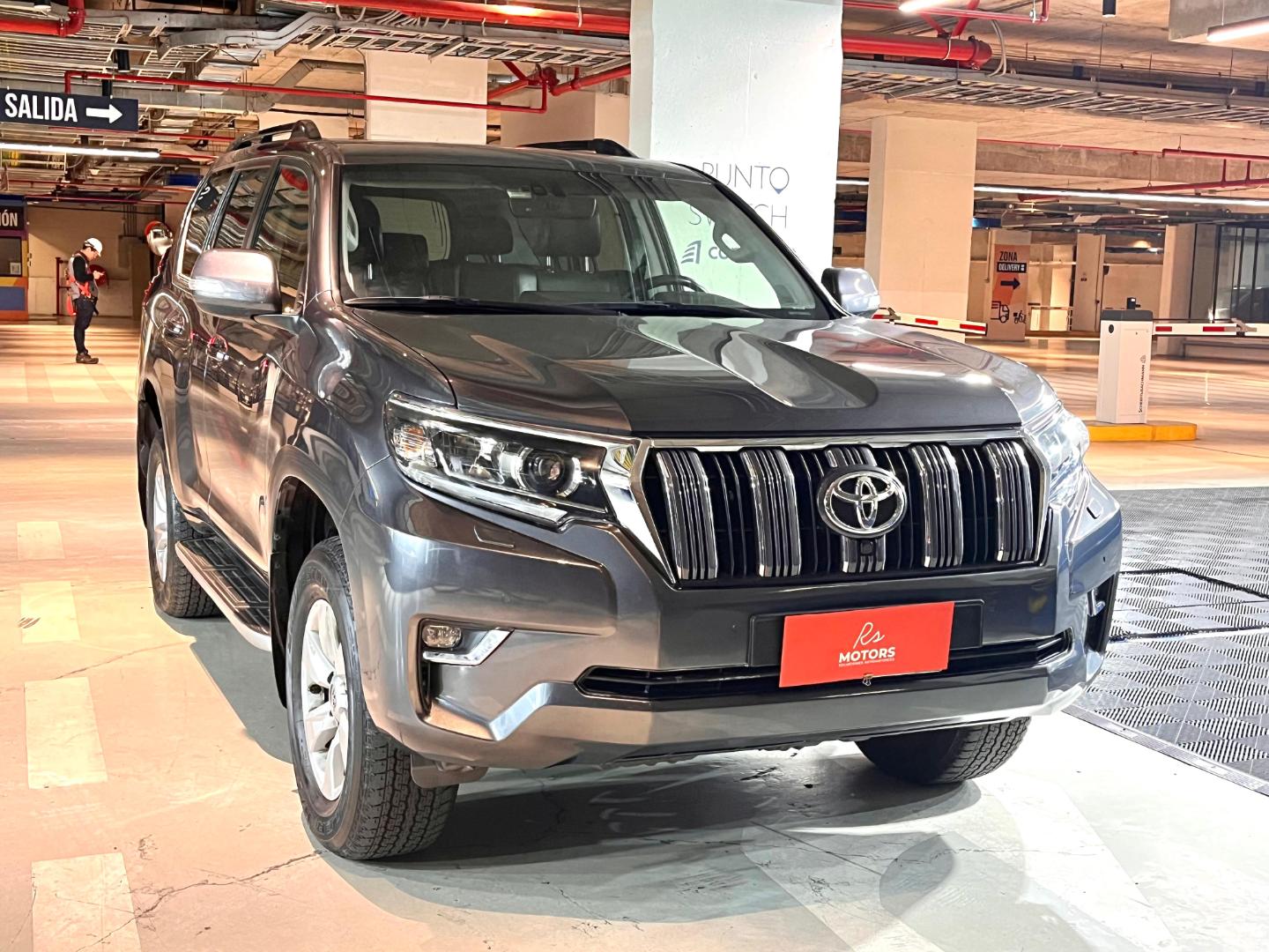 Toyota Land Cruiser Prado — foto 4 de 23
