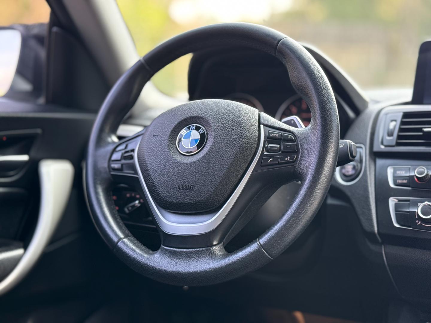 BMW 220 — foto 12 de 17