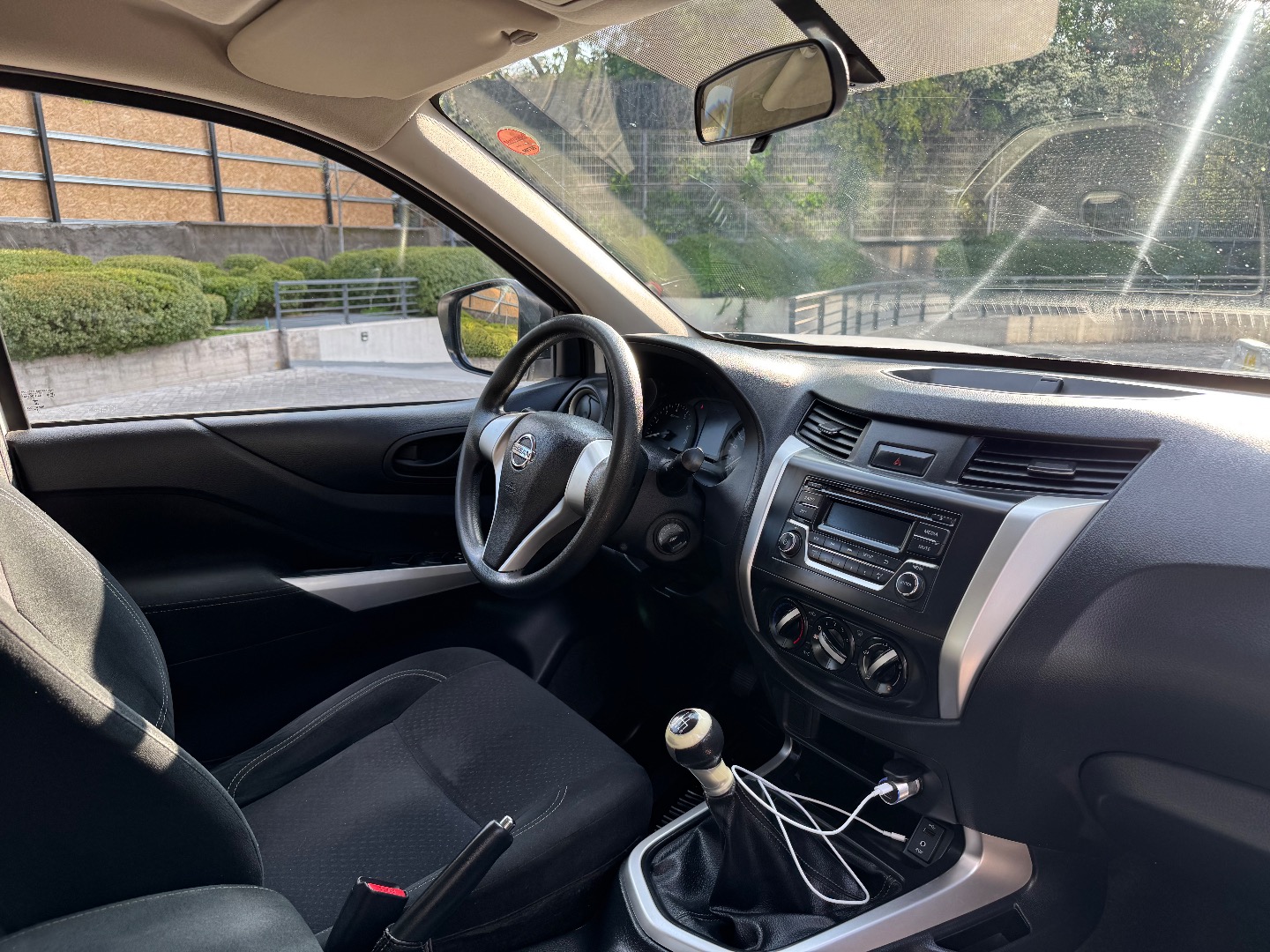 Nissan Np300 — foto 12 de 18