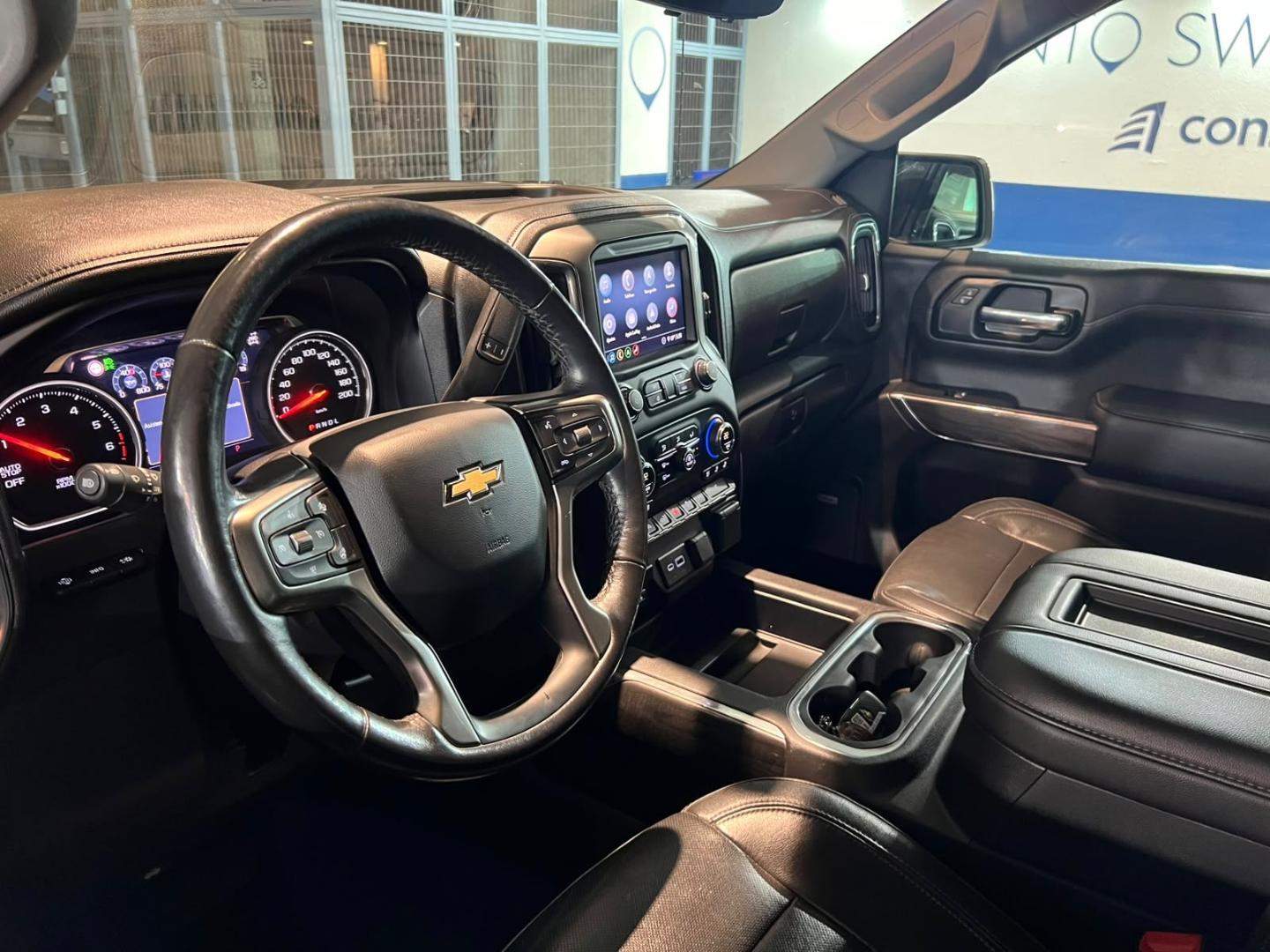 Chevrolet Silverado — foto 10 de 24