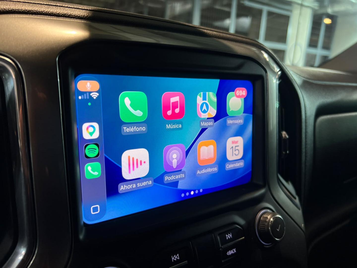 Chevrolet Silverado — foto 17 de 24