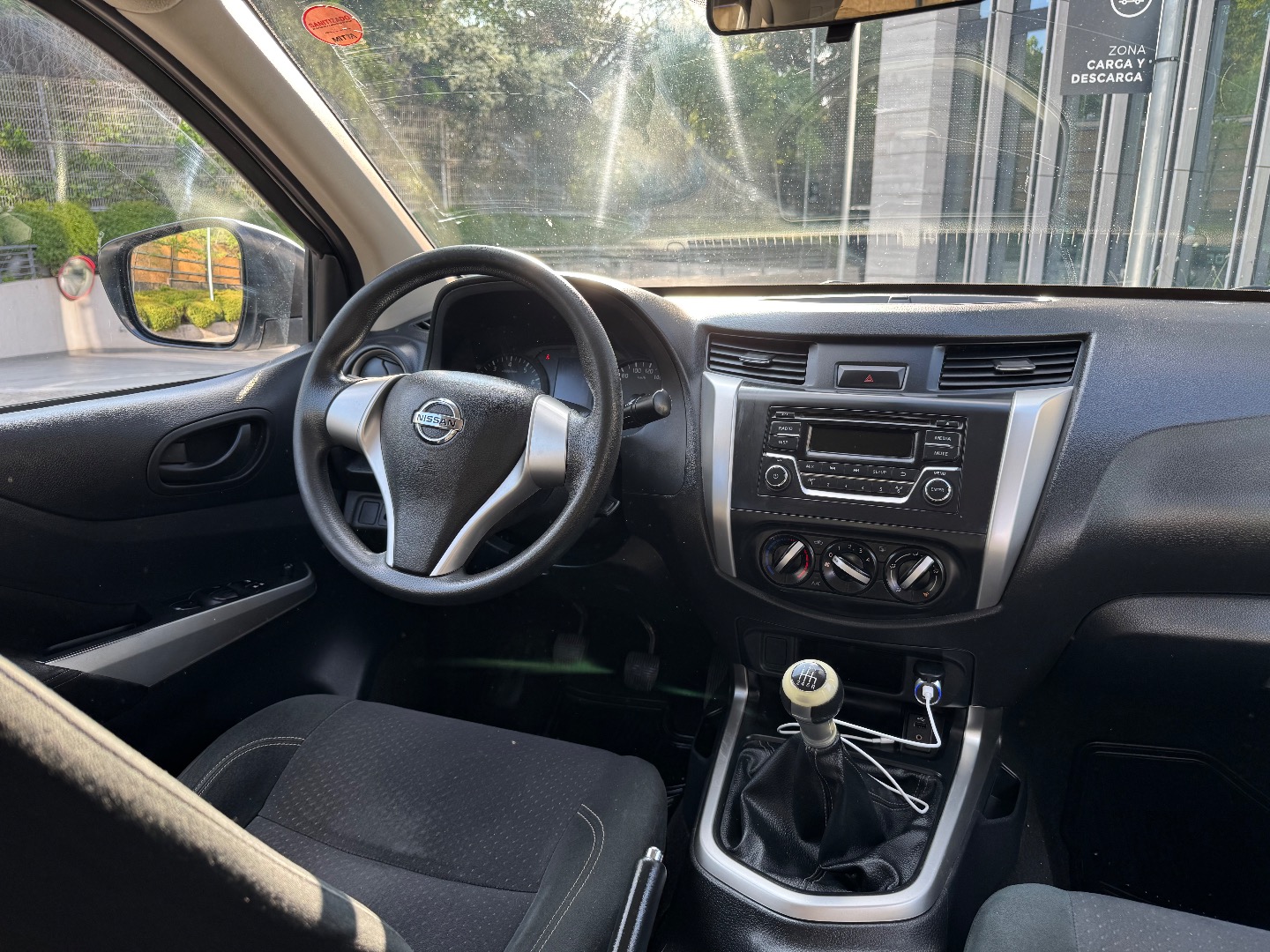 Nissan Np300 — foto 8 de 18