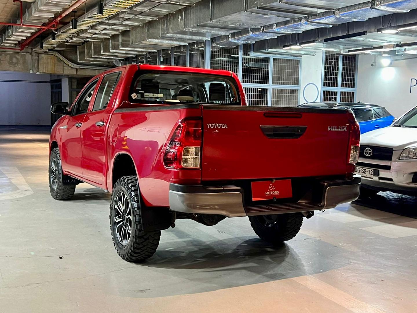 Toyota Hilux — foto 6 de 20