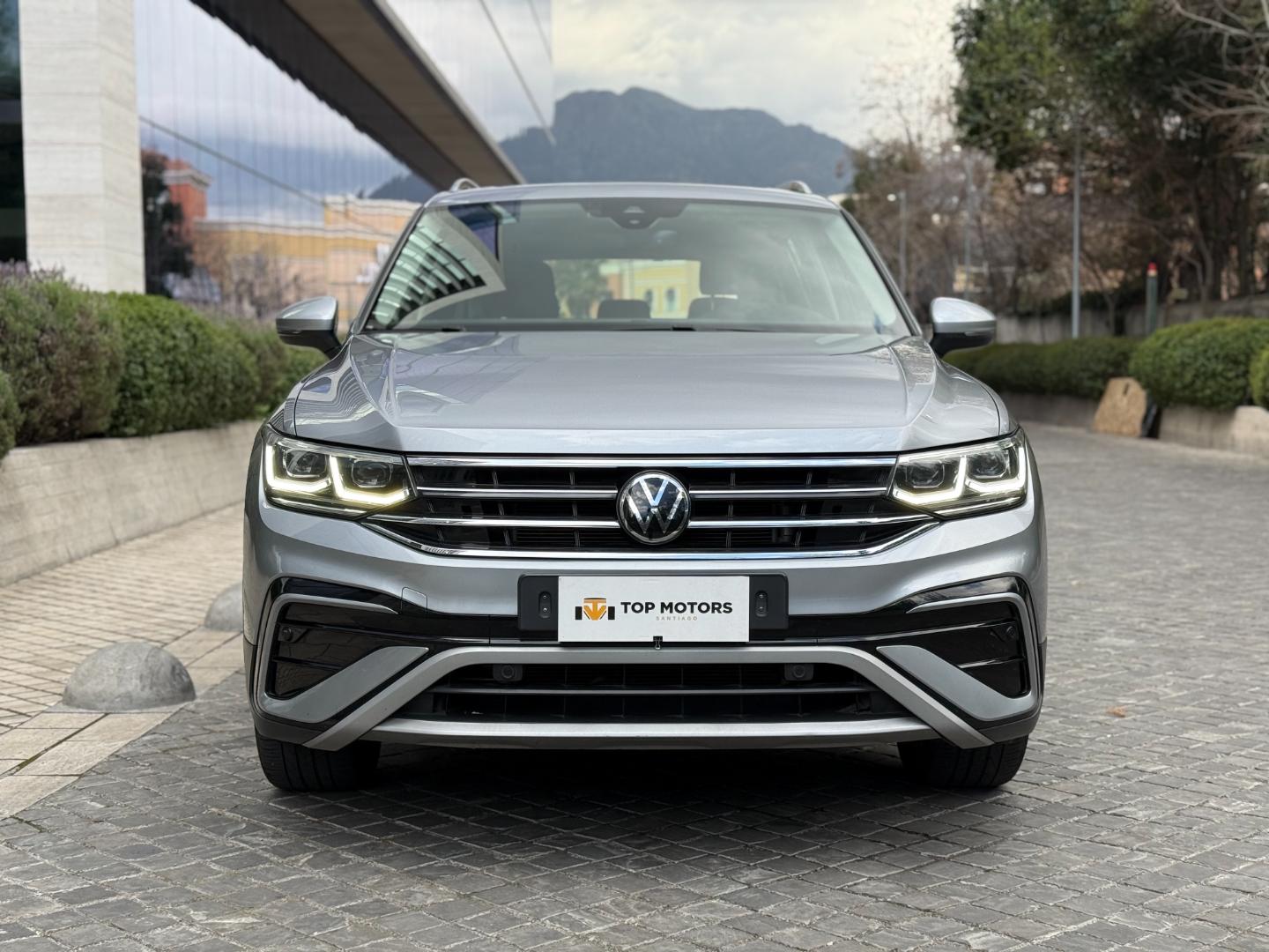 Volkswagen Tiguan — foto 2 de 20