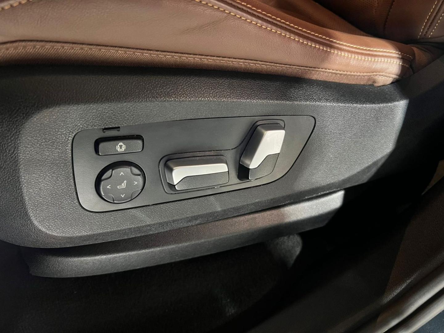 BMW X5 — foto 24 de 25