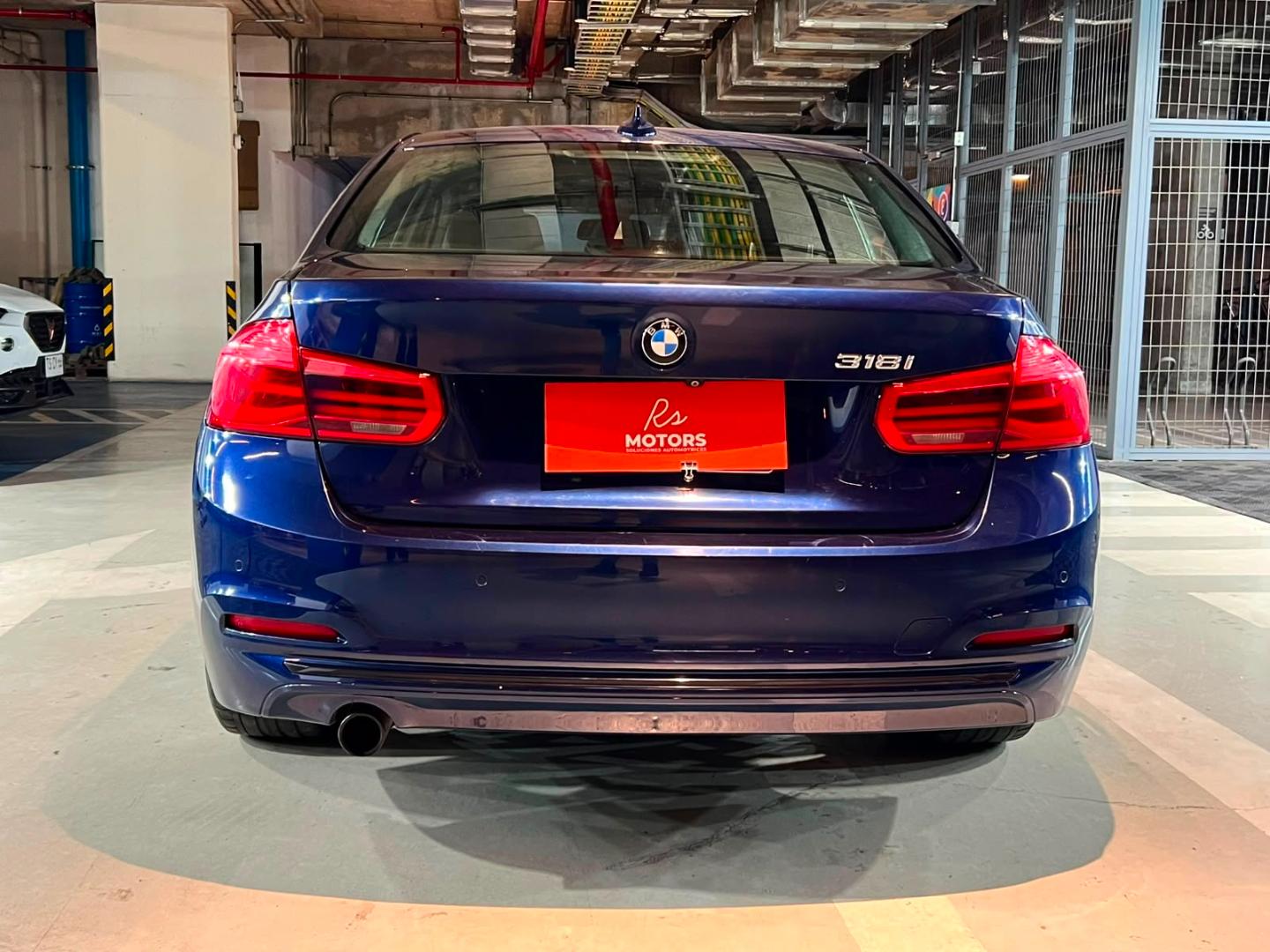 BMW 318I — foto 5 de 22