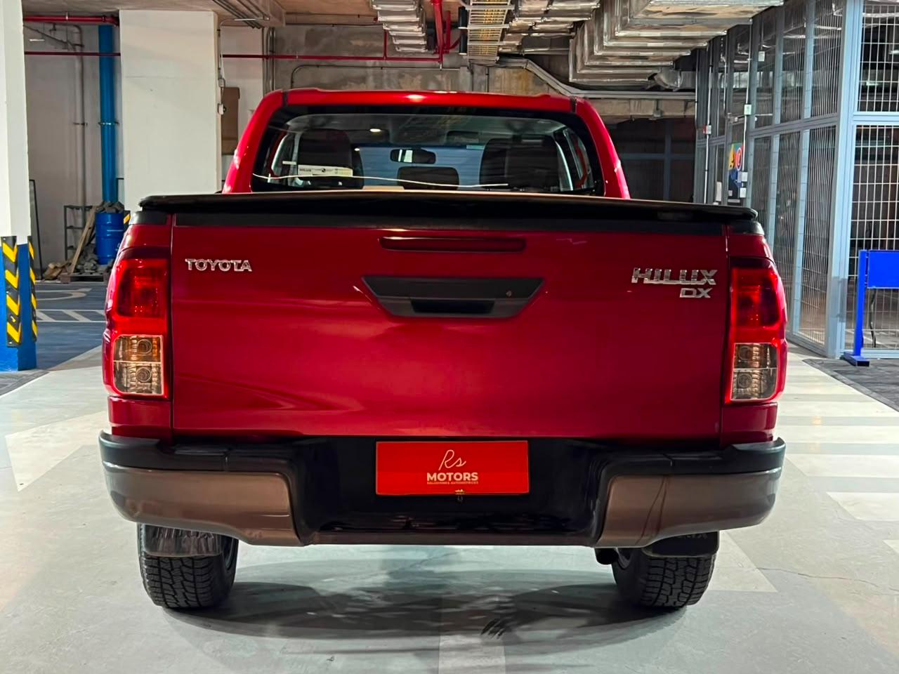 Toyota Hilux — foto 5 de 18