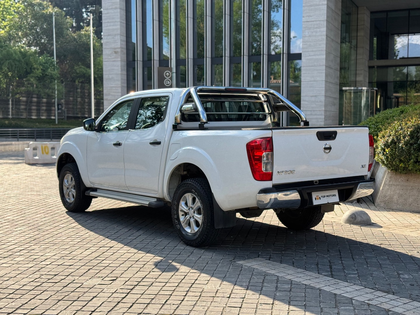 Nissan Np300 — foto 6 de 18