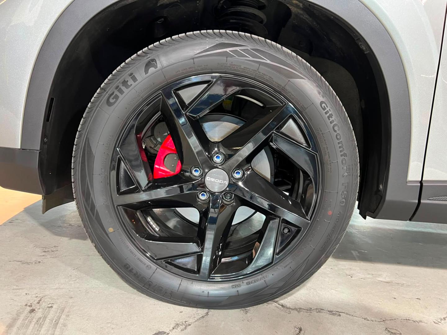 Omoda C5 — foto 8 de 23