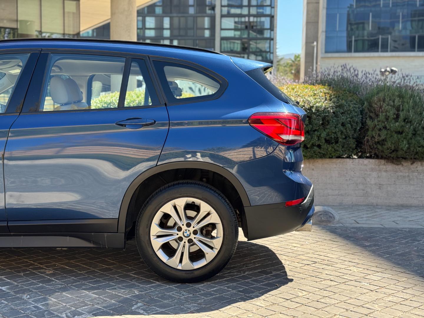 BMW X1 — foto 8 de 18