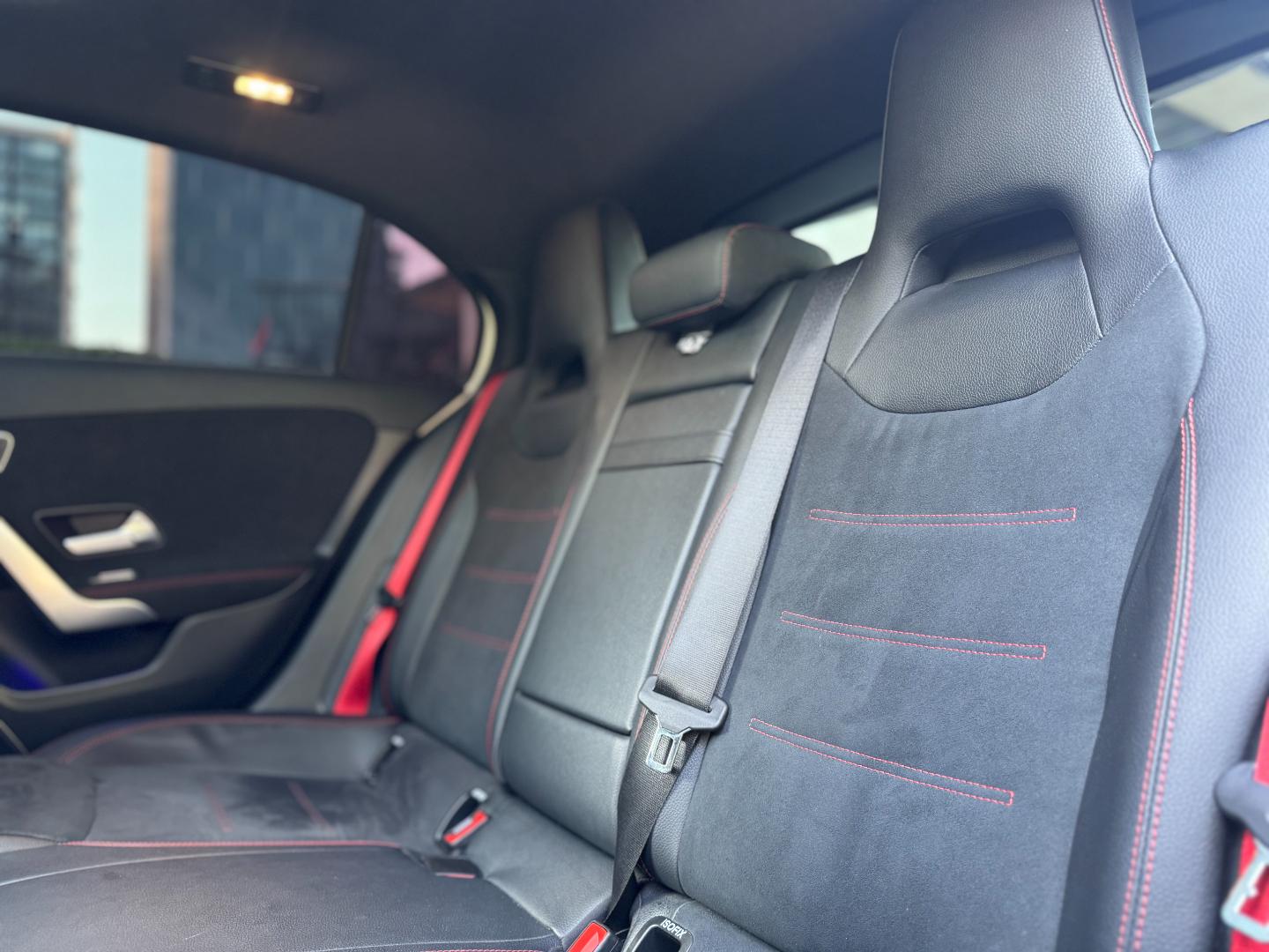 Mercedes-Benz A45S — foto 18 de 18