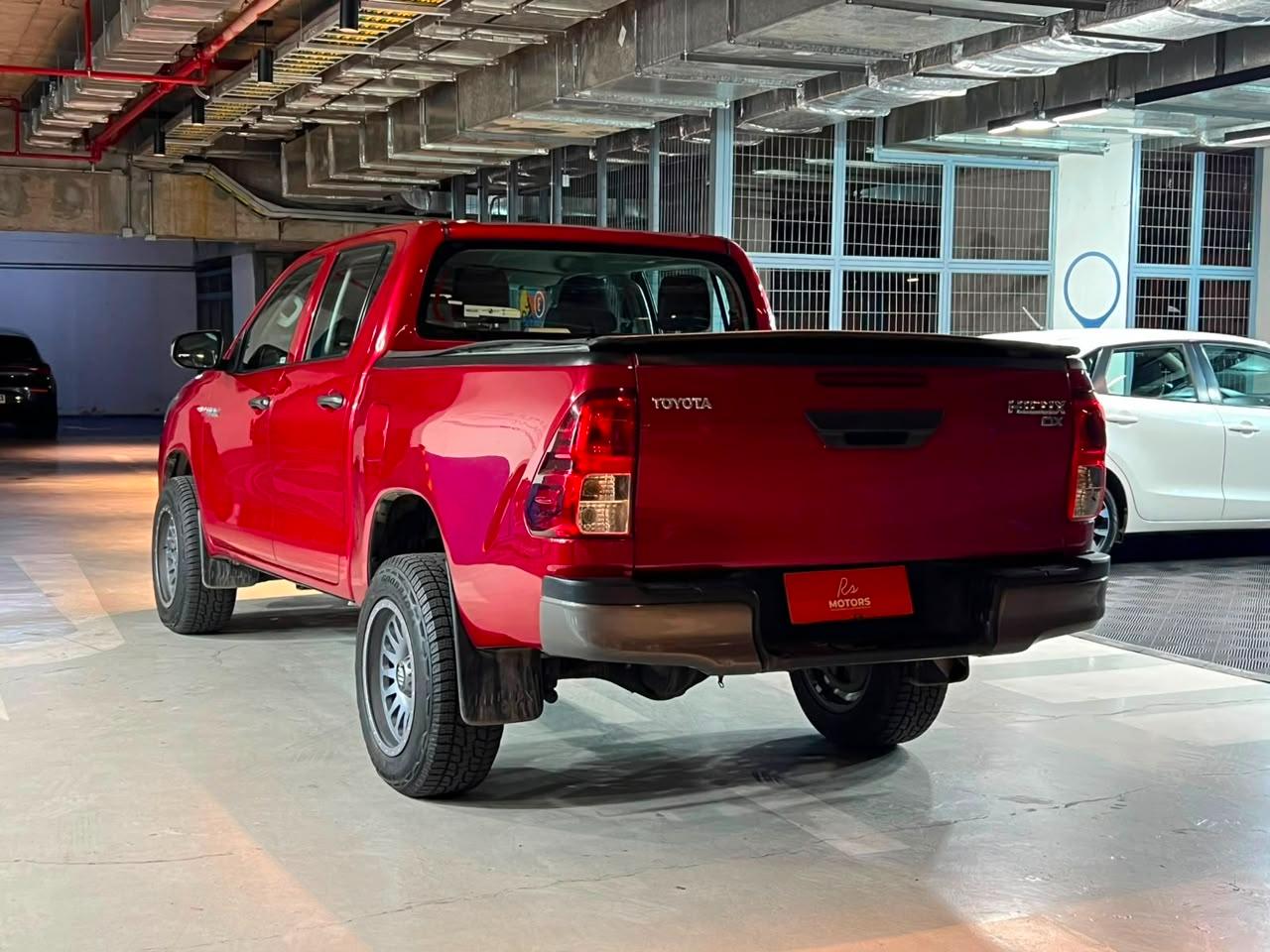 Toyota Hilux — foto 6 de 18