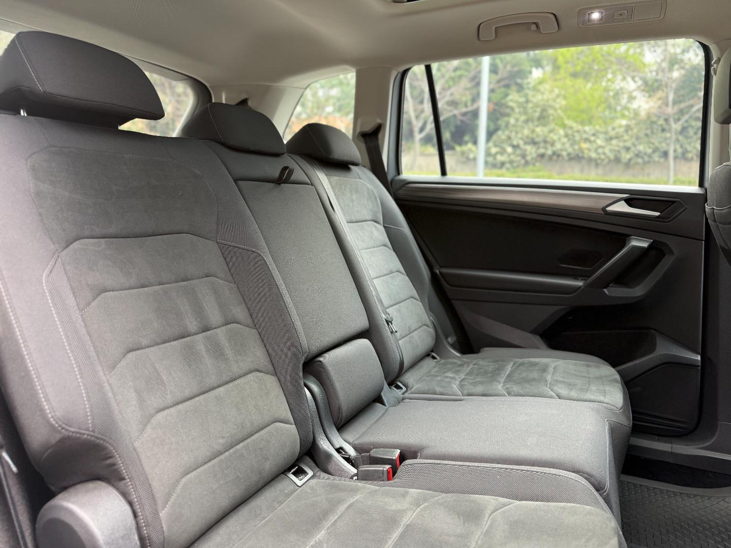 Volkswagen Tiguan — foto 20 de 20