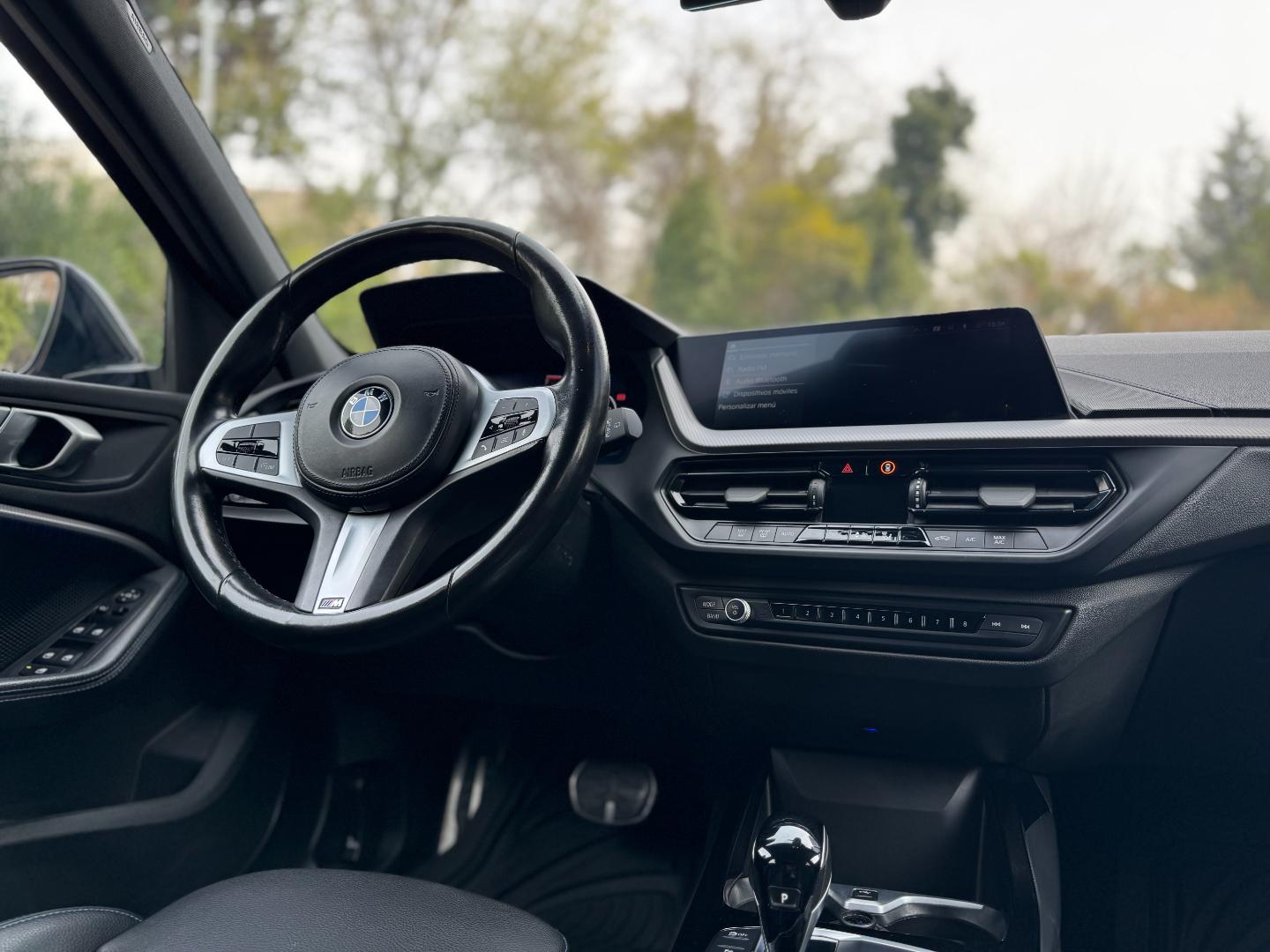 BMW 118I — foto 11 de 19