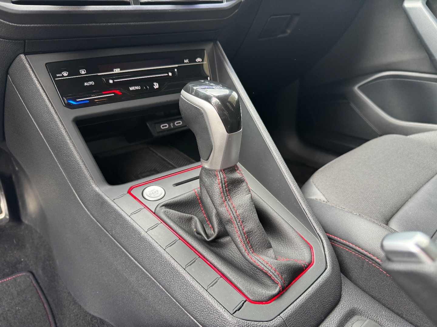 Volkswagen Polo — foto 10 de 19