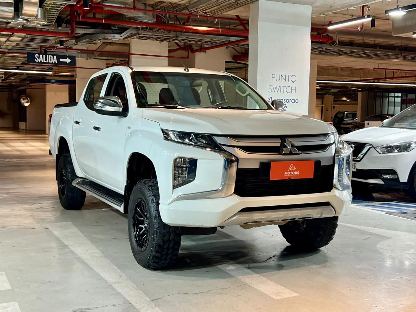 Mitsubishi L200 — foto 3 de 21
