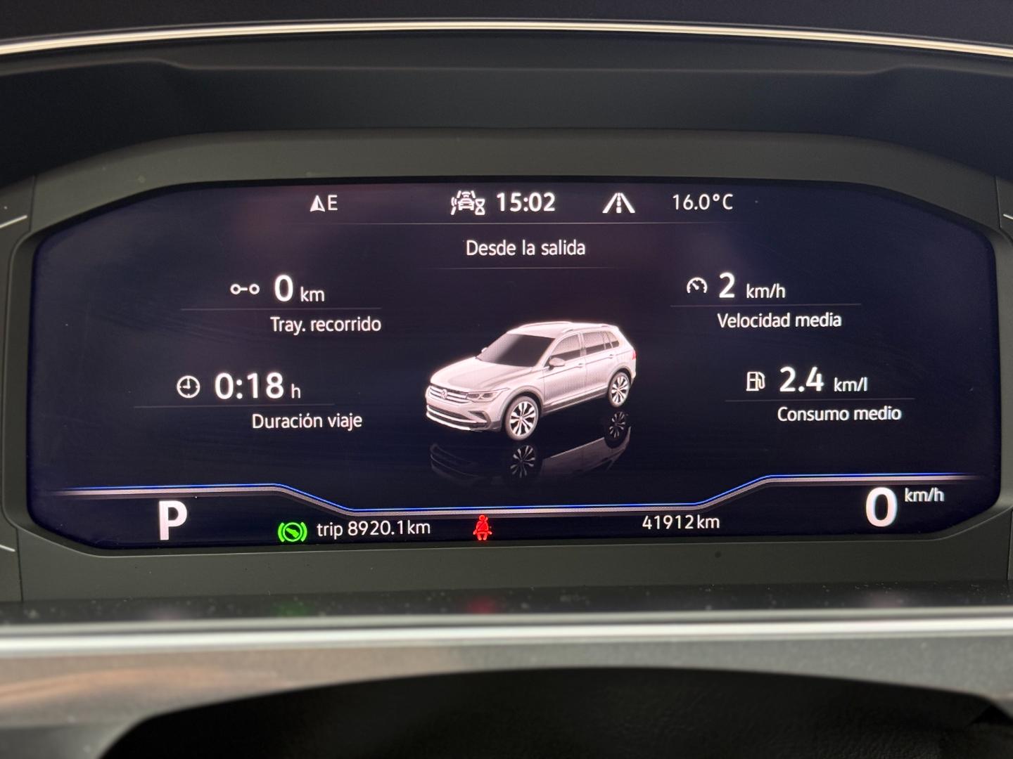 Volkswagen Tiguan — foto 11 de 20