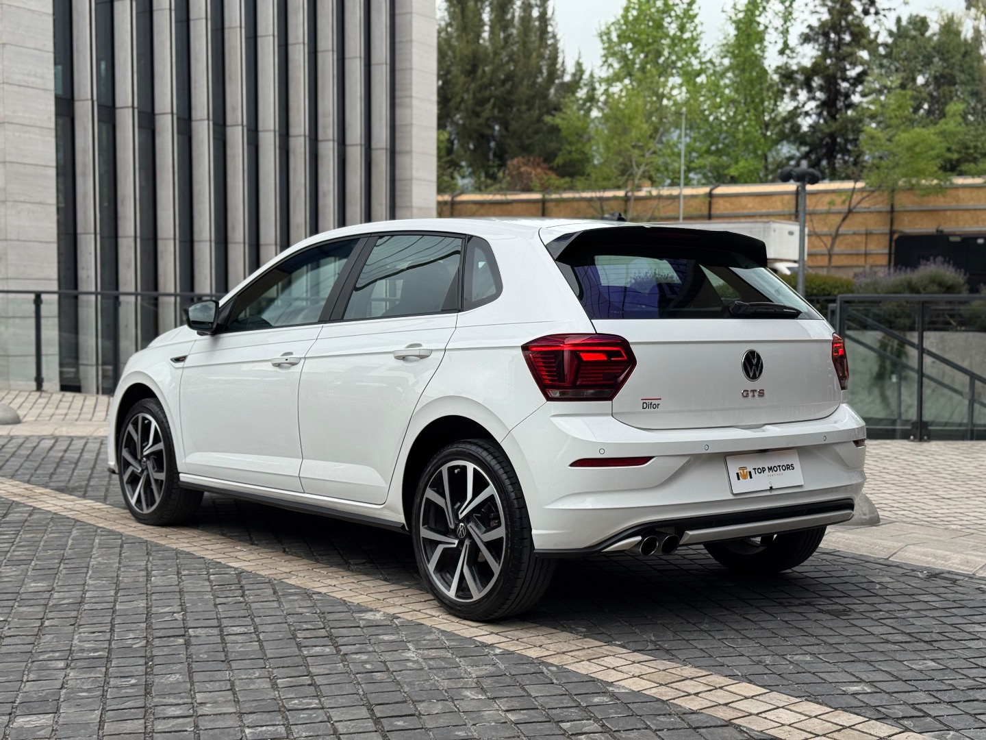 Volkswagen Polo — foto 6 de 19