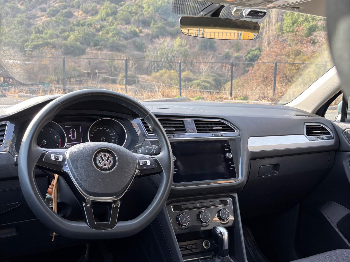 Volkswagen Tiguan — foto 9 de 11