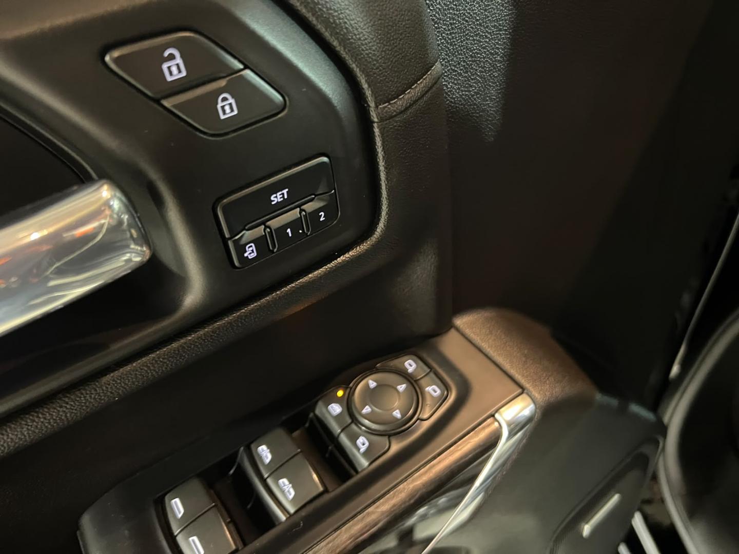 Chevrolet Silverado — foto 20 de 24