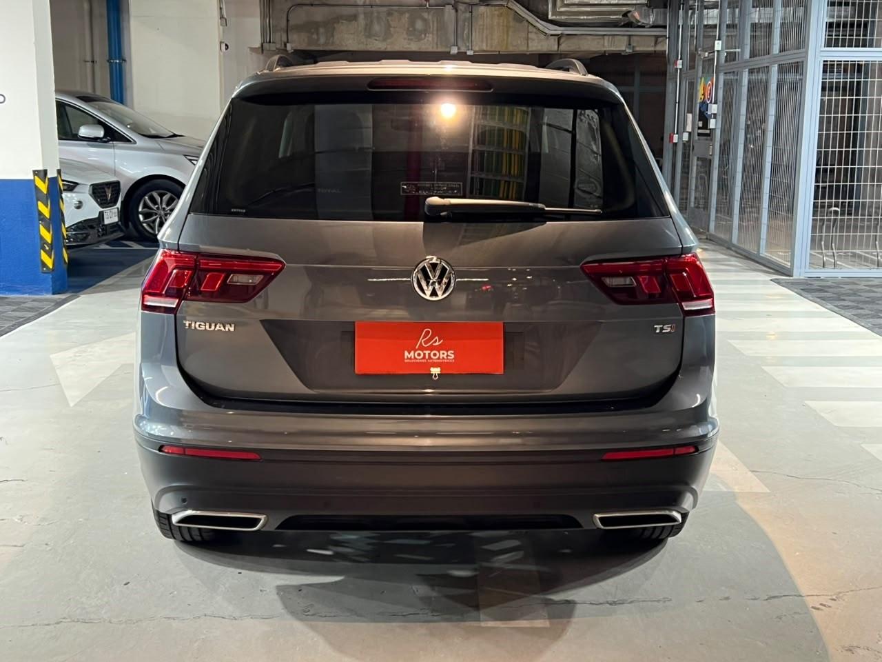 Volkswagen Tiguan — foto 5 de 22