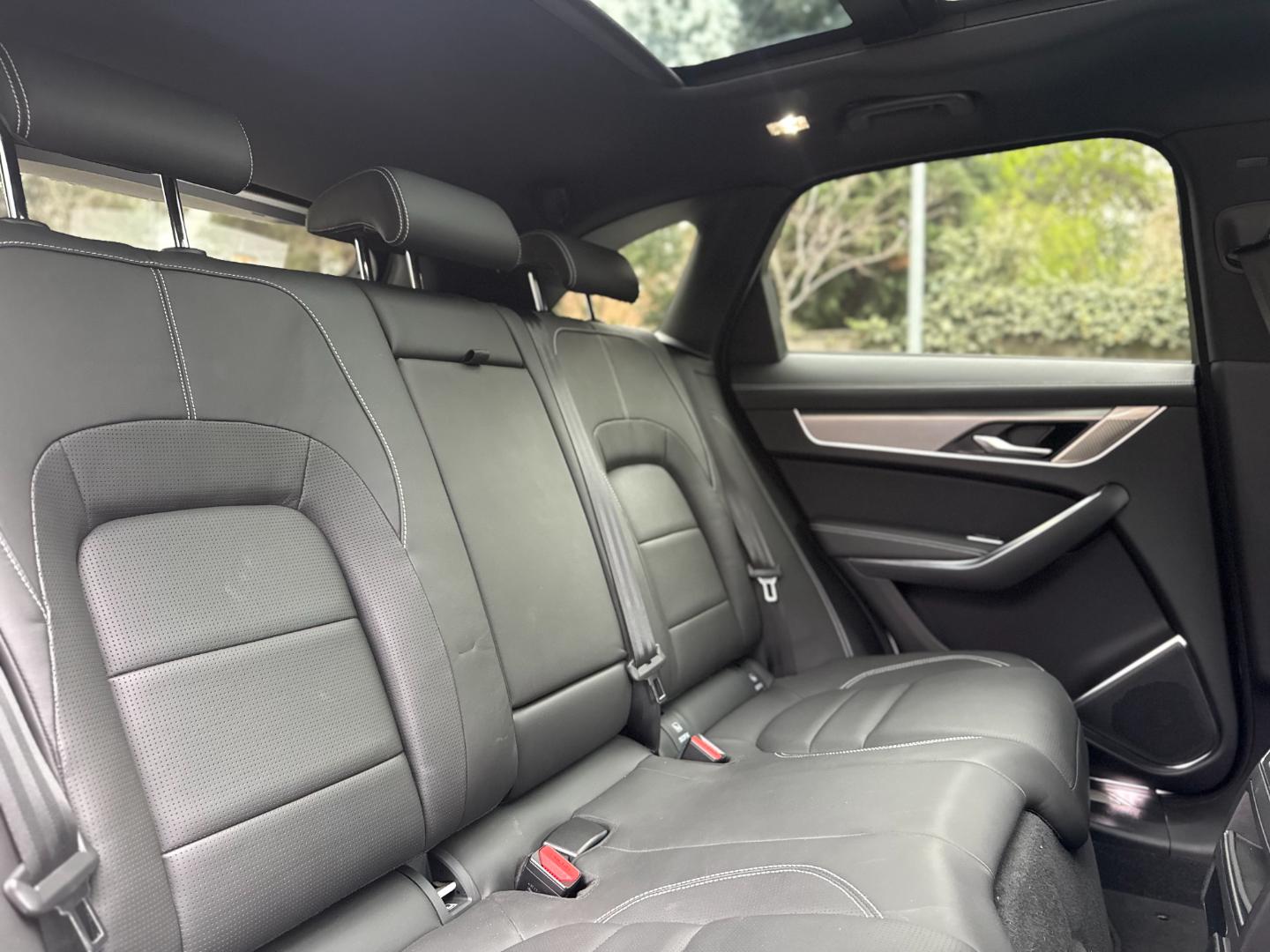 Jaguar F-Pace — foto 20 de 21