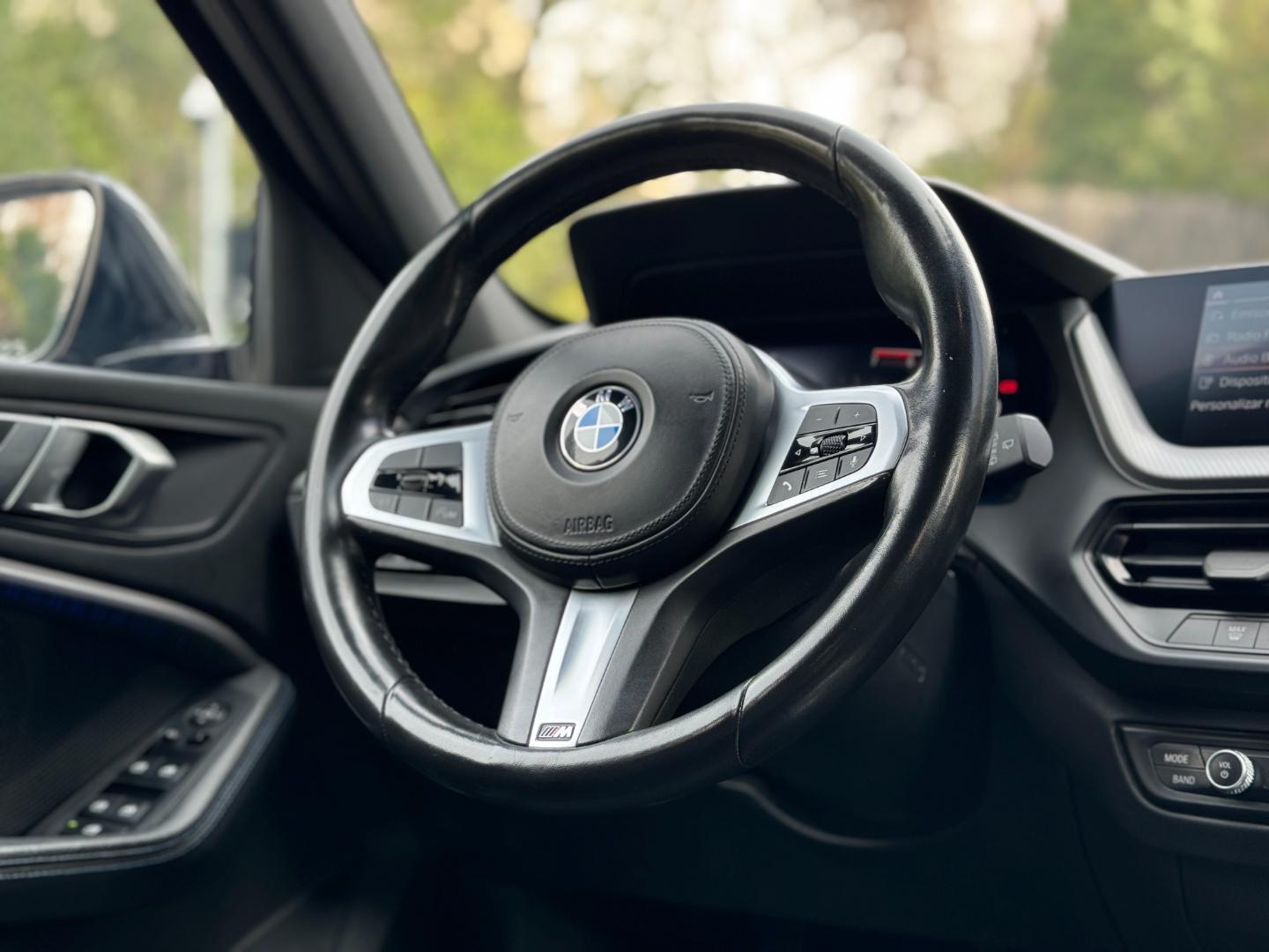 BMW 118I — foto 9 de 19