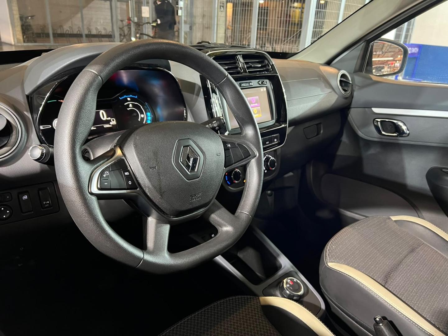 Renault Kwid — foto 11 de 23