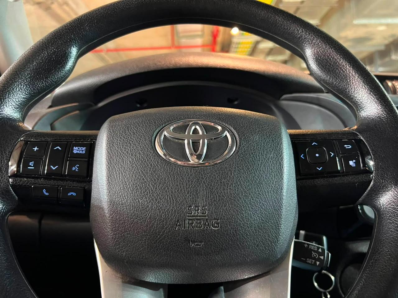 Toyota Hilux — foto 12 de 18