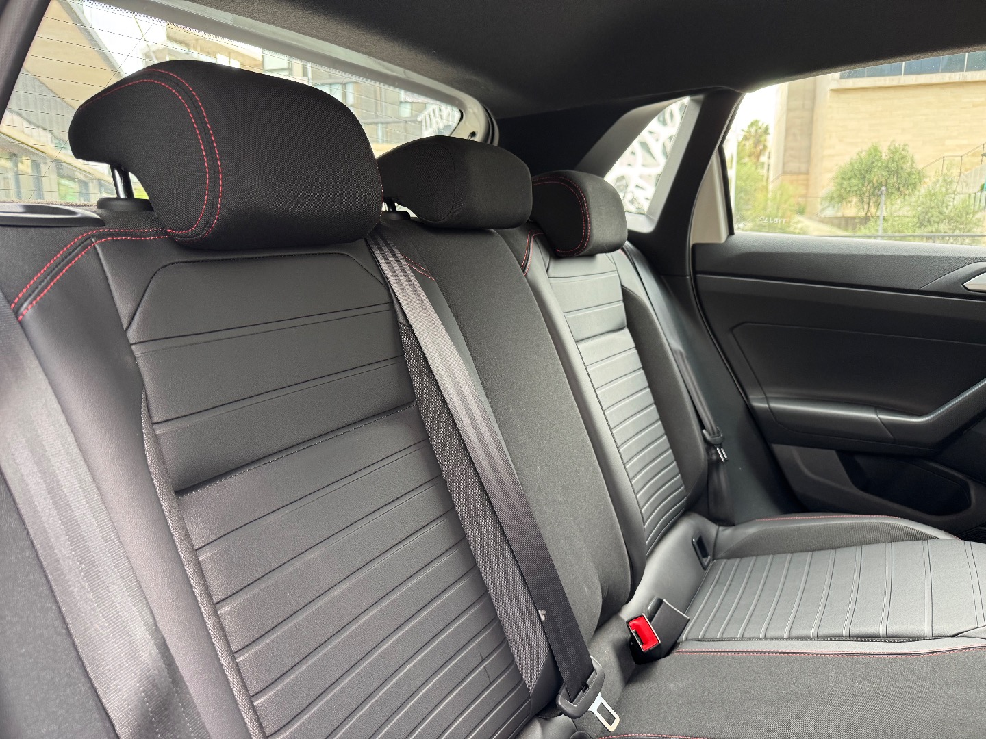 Volkswagen Polo — foto 19 de 19