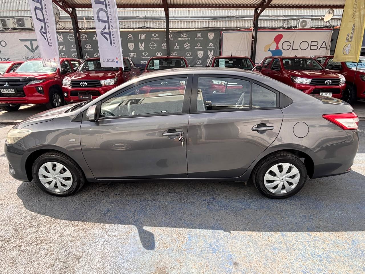 Toyota Yaris — foto 4 de 8