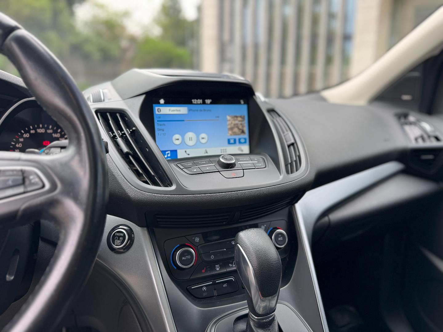 Ford Escape — foto 10 de 19