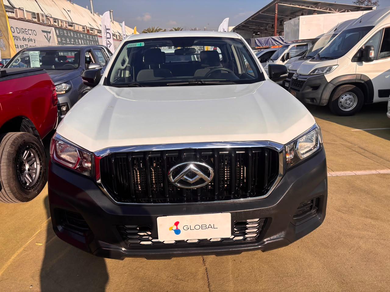 Maxus T60 — foto 2 de 8
