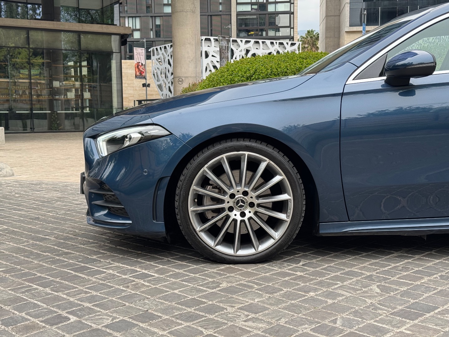 Mercedes-Benz A250 — foto 8 de 17