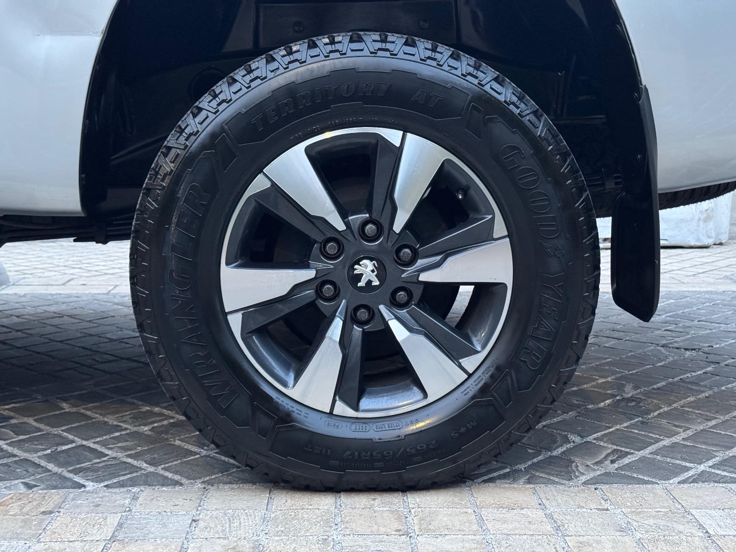 Peugeot Landtrek Active Bluehdi 180 — foto 8 de 18