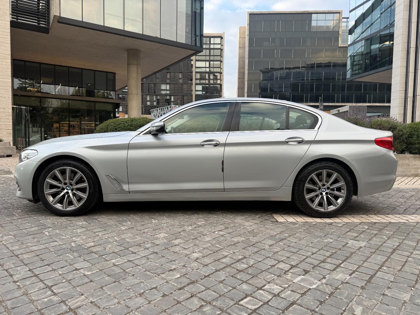 BMW 520I — foto 7 de 19