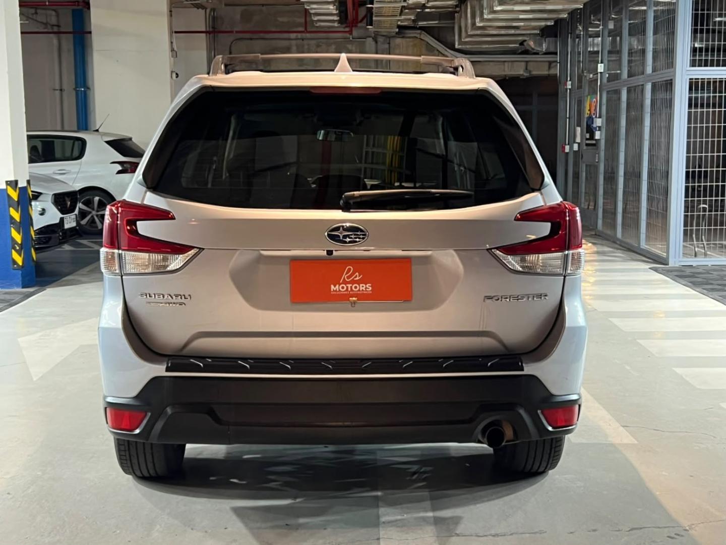Subaru Forester — foto 5 de 22