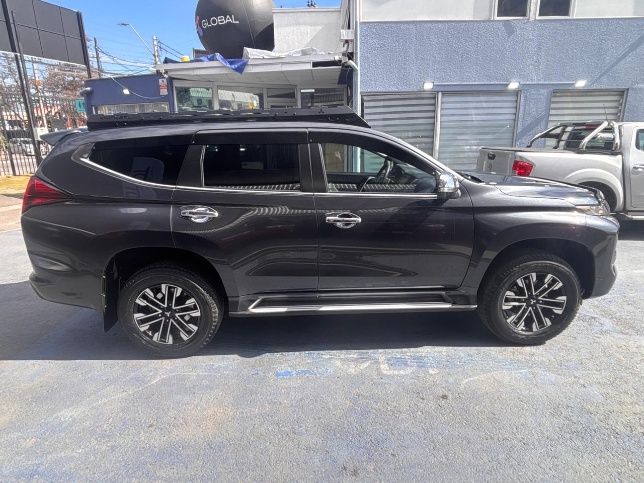Mitsubishi Montero Sport — foto 5 de 8