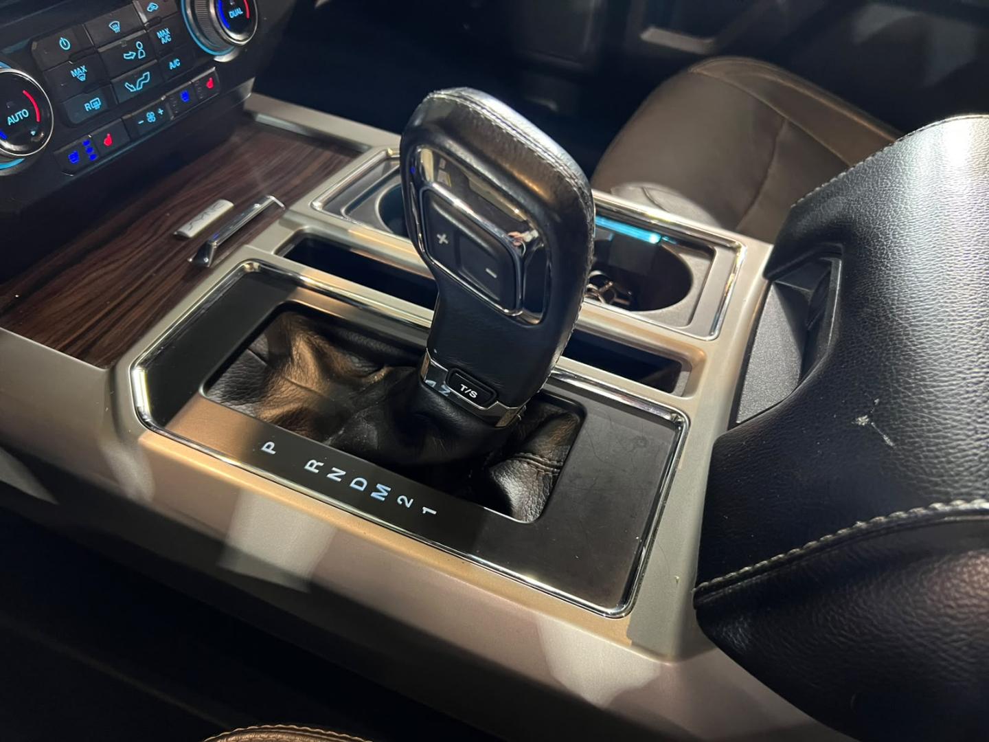 Ford F-150 — foto 20 de 23