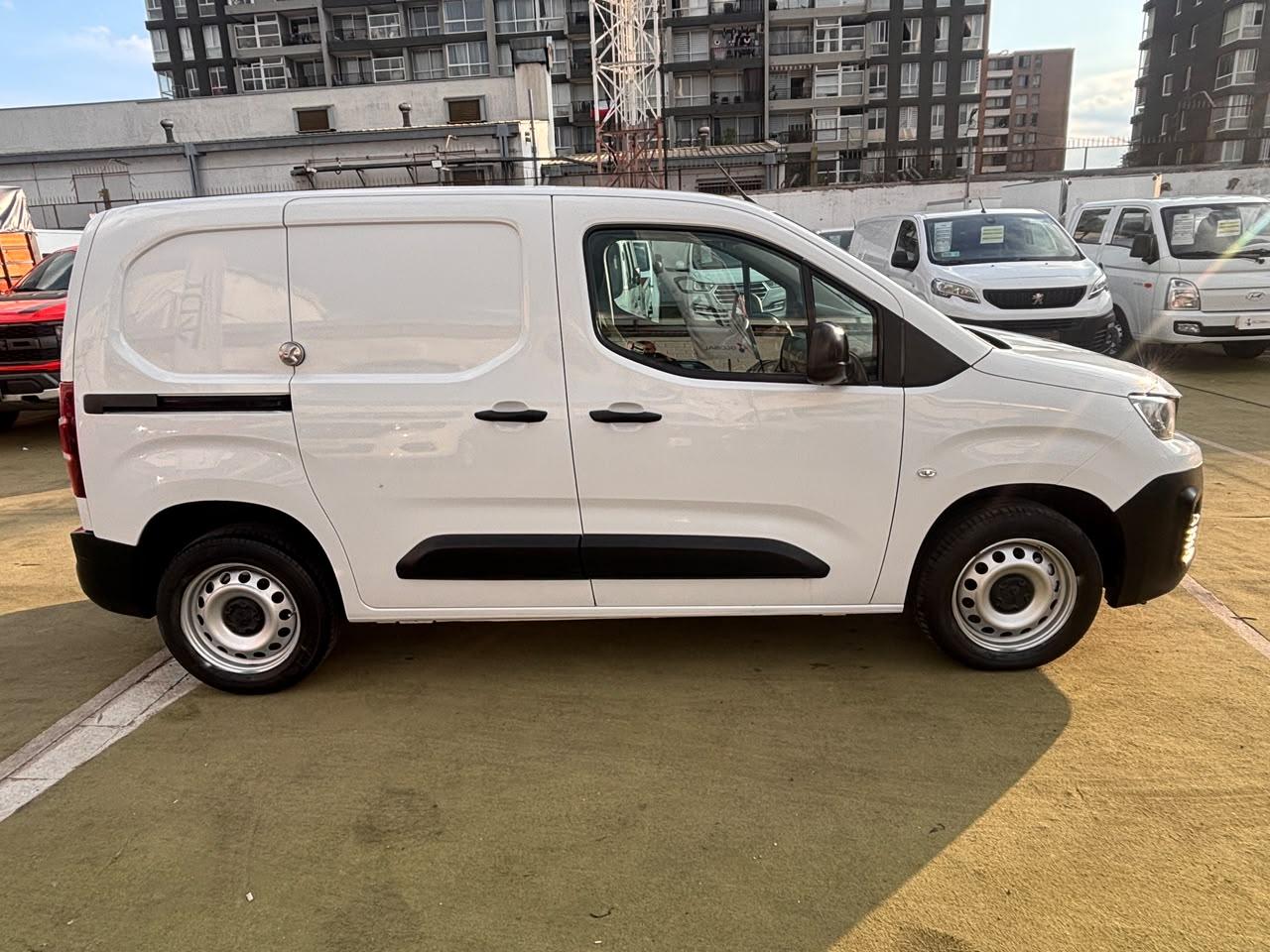 Peugeot Partner — foto 4 de 8