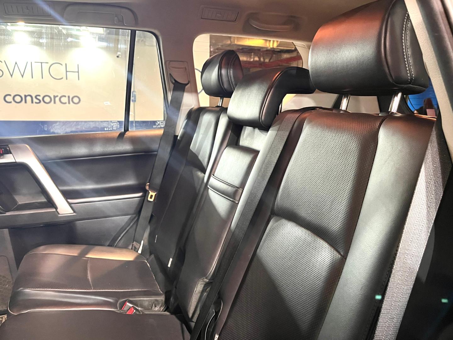 Toyota Land Cruiser Prado — foto 21 de 23
