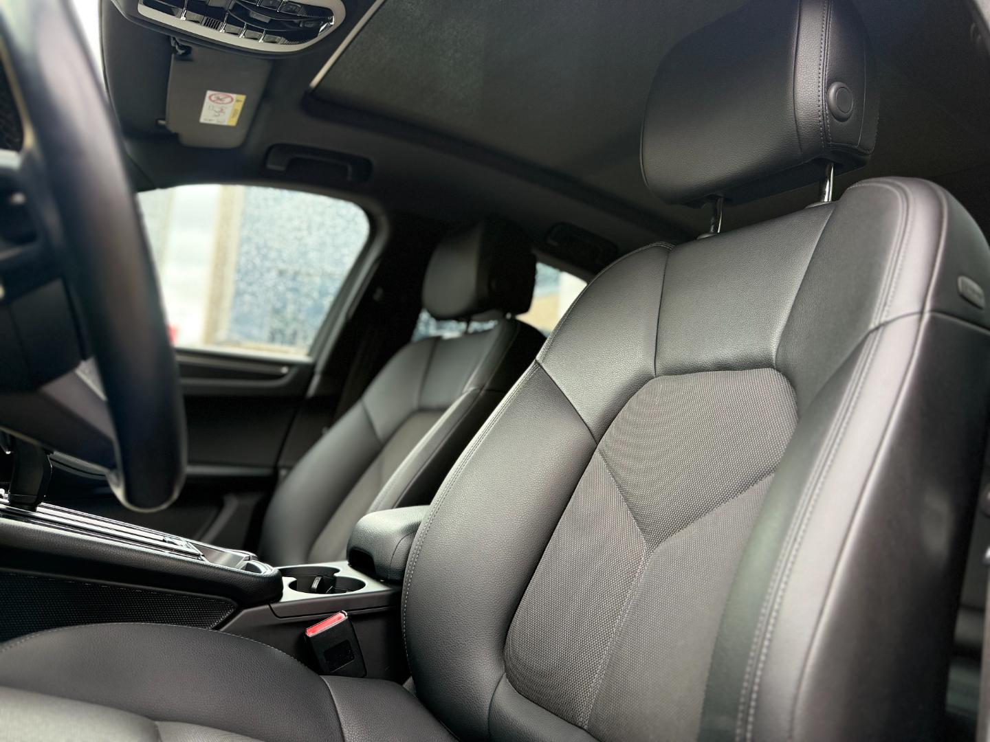 Porsche Macan — foto 15 de 19