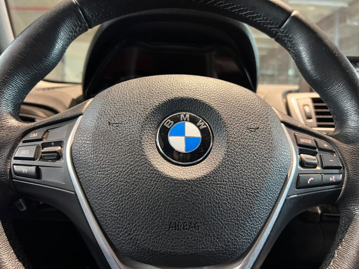 BMW 118I — foto 11 de 20