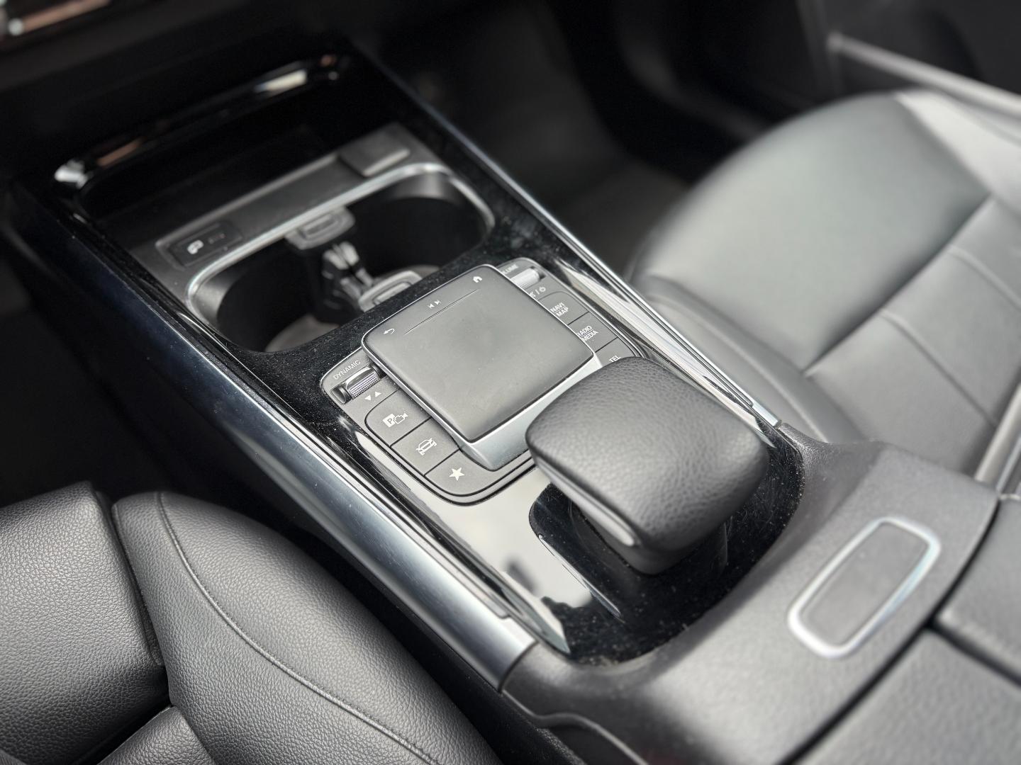 Mercedes-Benz Gla200 — foto 13 de 19