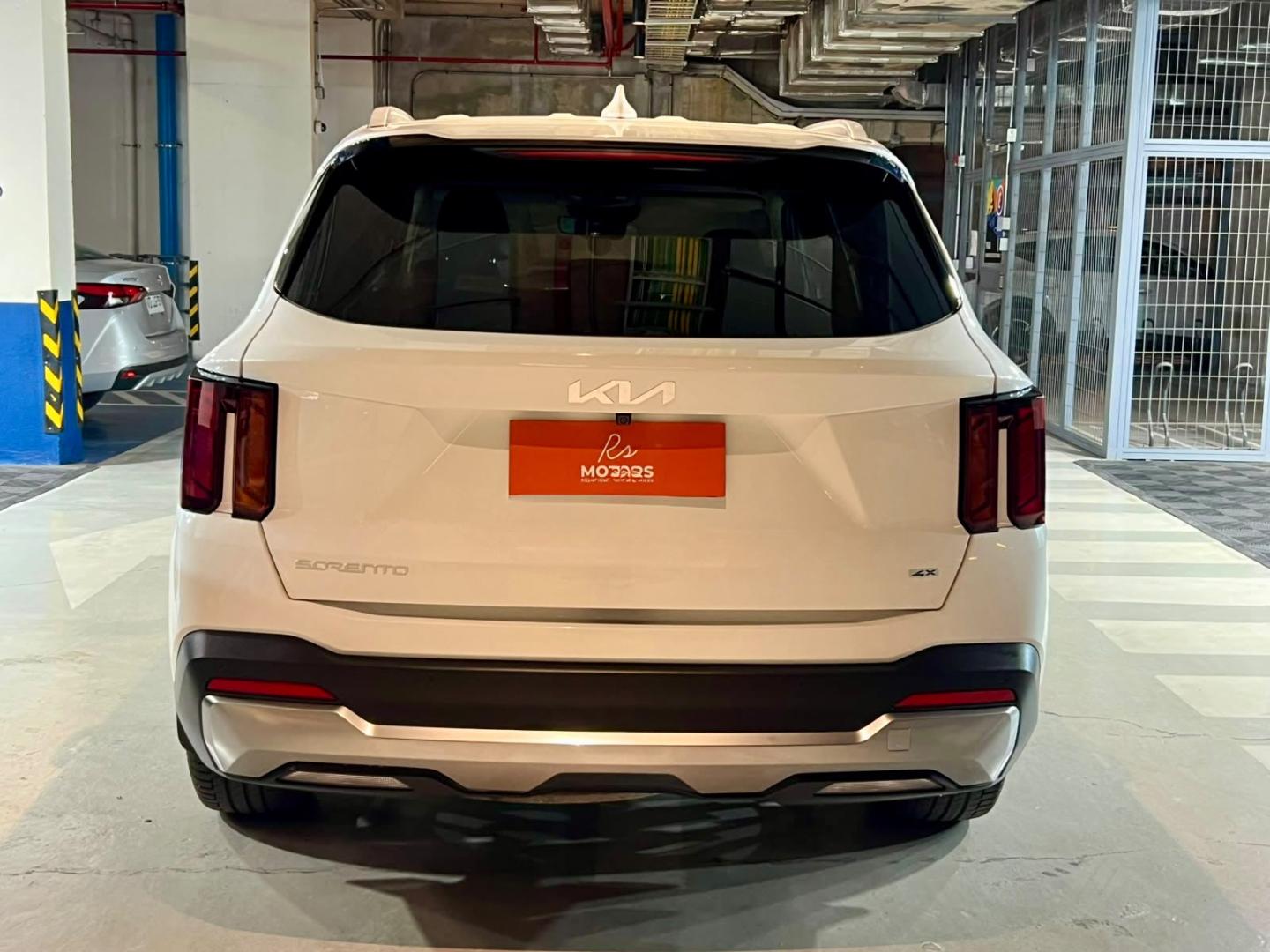 KIA Sorento — foto 5 de 22