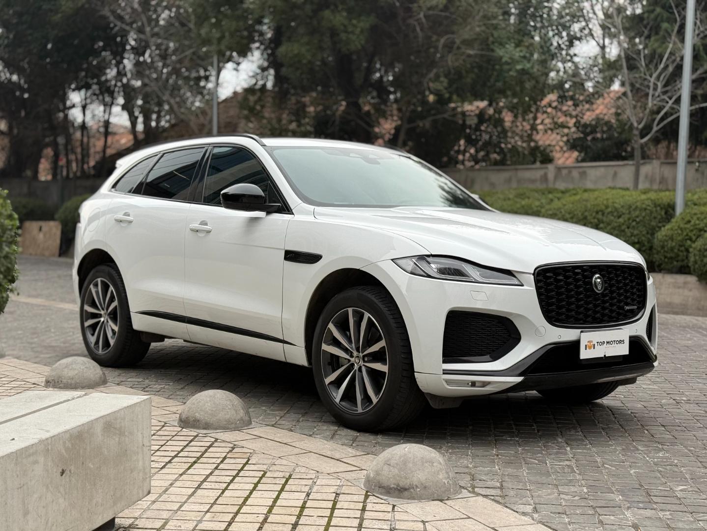 Jaguar F-Pace — foto 4 de 21