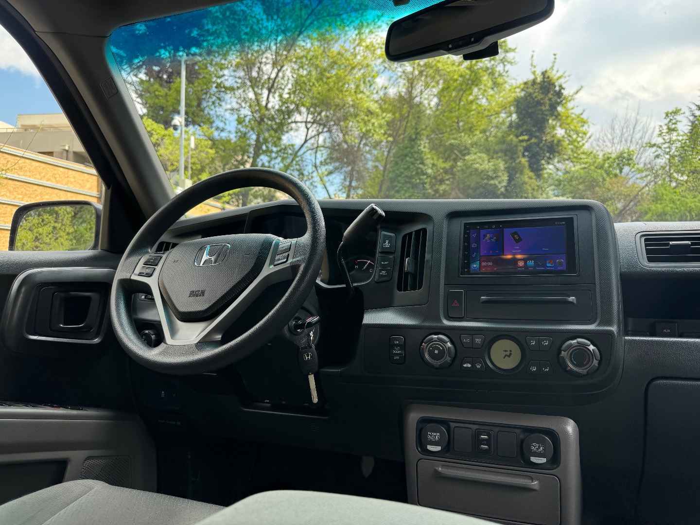 Honda Ridgeline — foto 9 de 17