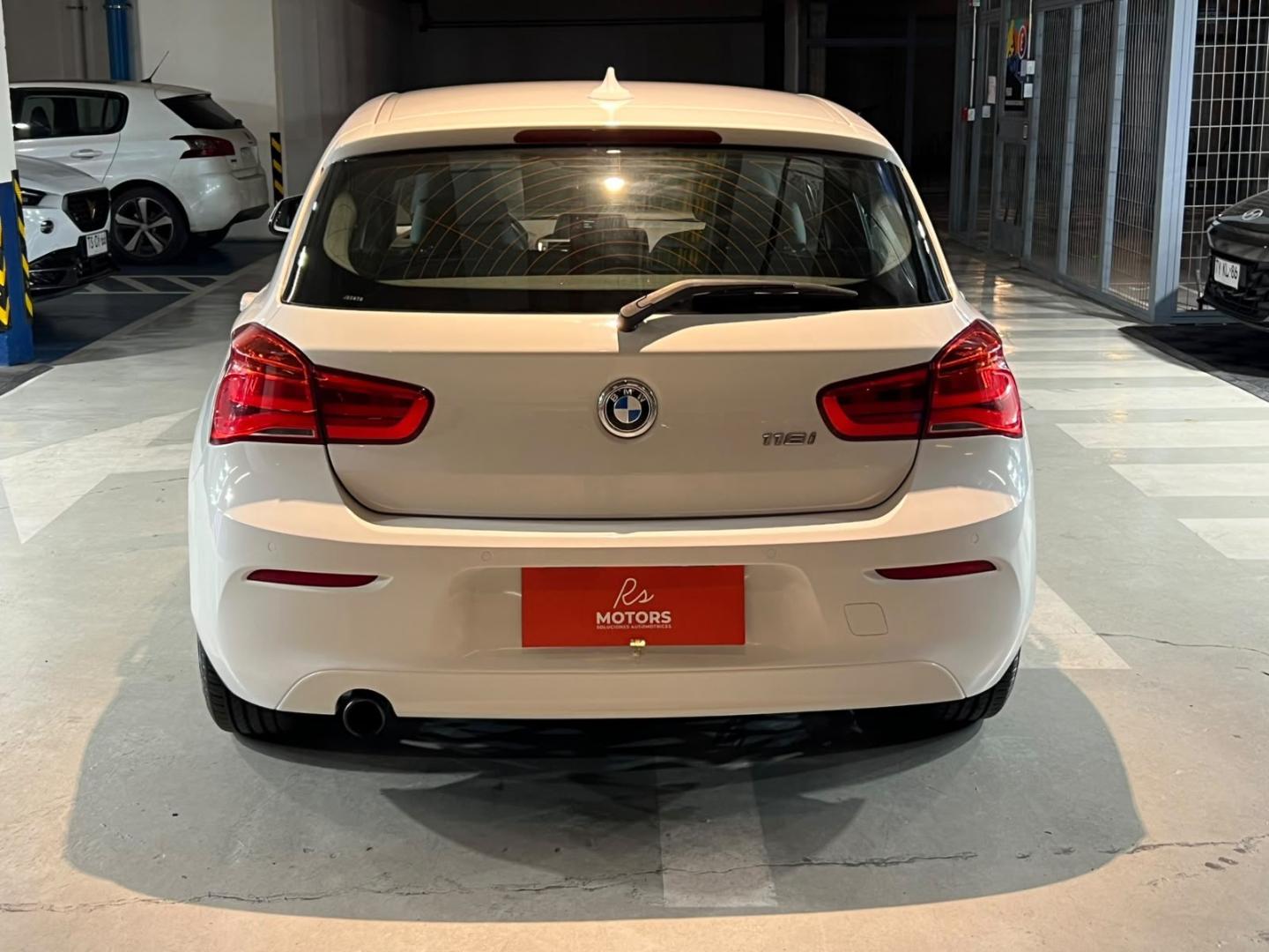 BMW 118I — foto 5 de 20